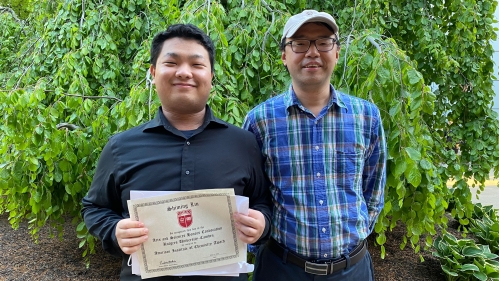 Shiming Liu and Jinglin Fu, associate professor of chemistry