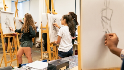 Visual, Media, and Performing Arts students particiapte in a figure drawing class
