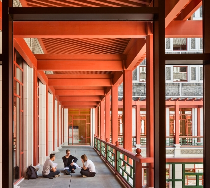 Students on the Schwarzman College campus