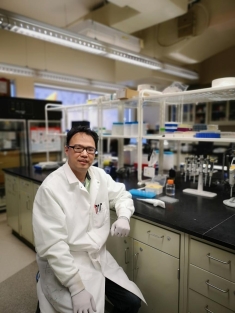 Jinglin Fu, associate professor of chemistry in Fu Lab